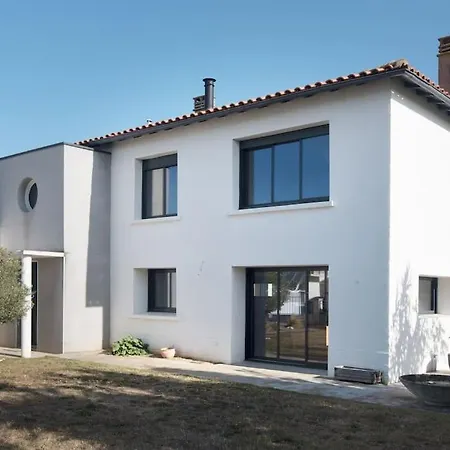 Villa Spacieuse Et Lumineuse *